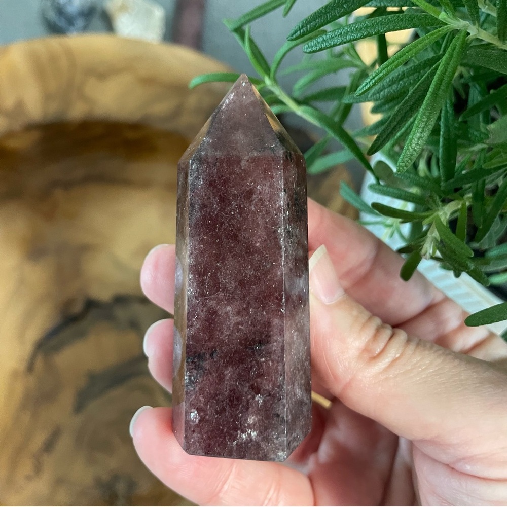 Tanzberty quartz polished crystal tower strawberry quartz from Tanzania - Picture 3 of 5